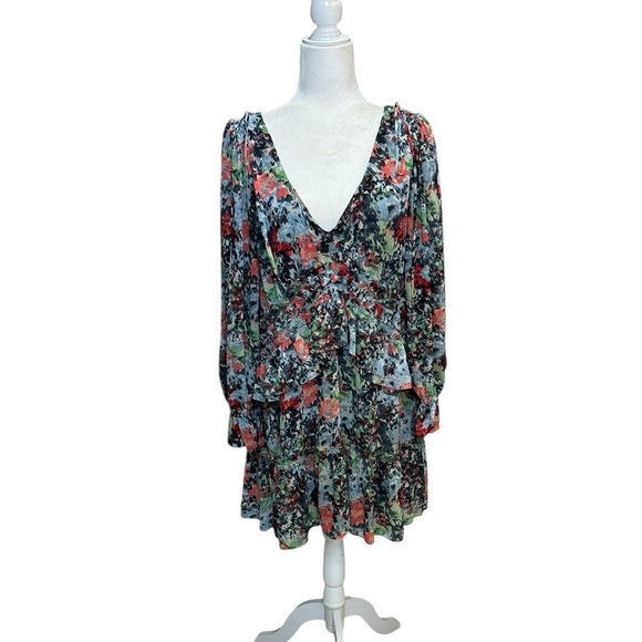 cinq a sept Dresses & Skirts - cinq a sept Floral V-Neck Tiered Long-Sleeve Dress in Black, Coral, Green, White